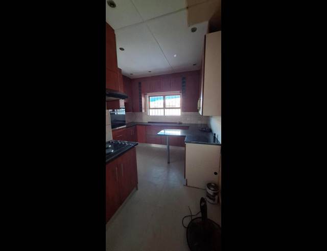 3 BEDROOM PROPERTY TO RENT IN GOODWOOD CENTRAL